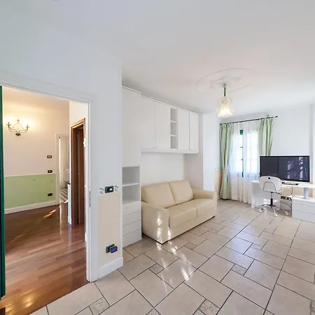 Agriturismo Le Meridiane Farm stay *